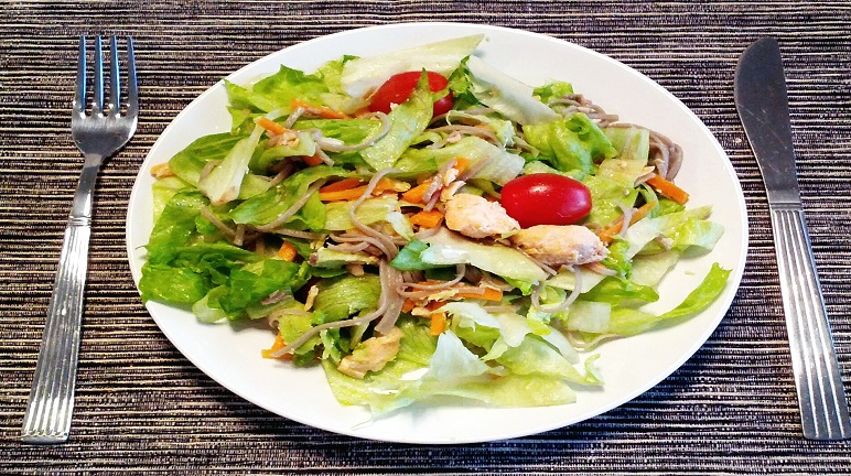 Cách làm salad rau và các loại trái cây theo mùa