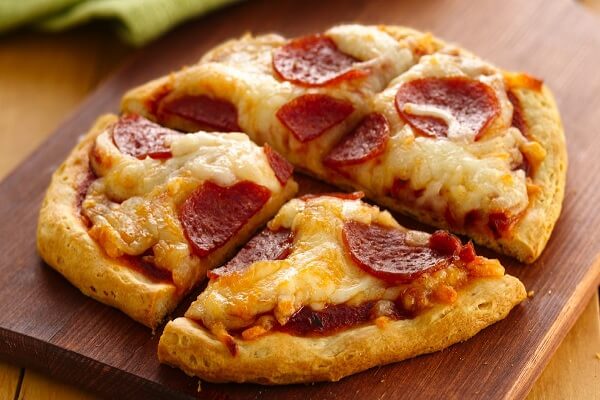Cách làm bánh pizza không có lò nướng