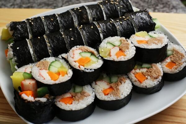 Cách làm cơm cuộn sushi