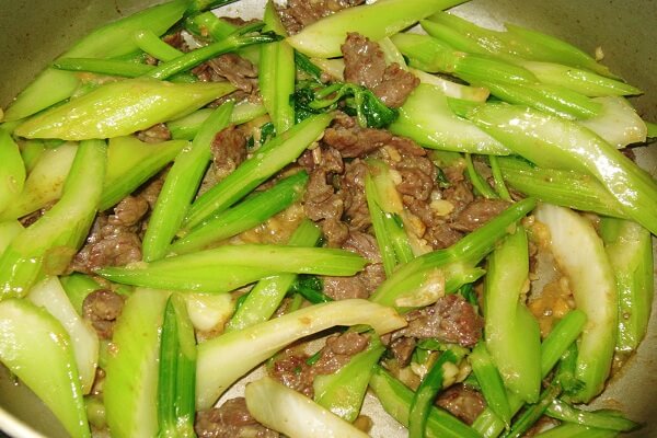 Thịt bò xào cần tây thơm ngon đậm đà giàu chất dinh dưỡng
