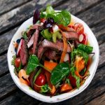 Bữa ăn gia đình thêm tròn vị với cách làm salad trộn thịt bò