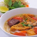 Chia sẽ cách làm bún riêu đậm đà hương vị quê hương