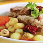 Bố trổ tuyệt chiêu làm món thịt bò hầm hạt sen cho mẹ và bé yêu tẩm bổ
