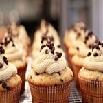 Cách làm Cupcake chocolate chip ngọt ngào và đẹp mắt