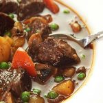 Đổi gió cho bữa ăn cuối tuần của gia đình thêm thú vị cùng món bò hầm đậu hà lan