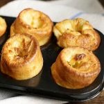 Cách làm bánh Yorkshire pudding ngon mê ly