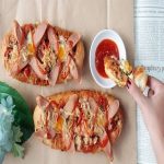 Cay cay đã miệng với cách làm bánh mì muối ớt tại nhà nhanh chống