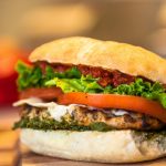 Bánh kẹp nhân trứng ăn là thèm