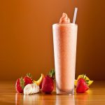 Giải stress cuộc sống bằng món smoothie chuối mix dâu tây cực ngon