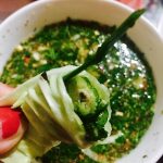 Đơn giản với cách làm bắp cải cuộn nhót xanh ngon ngất ngây