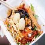 Cách làm bánh tráng trộn Sài Gòn cùng công thức làm nước sốt bò ngon