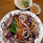 Cách làm gỏi gà hành tây cay cay thơm thơm