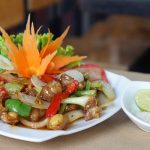 Thật khó cưỡng với món sụn gà chiên nước mắm