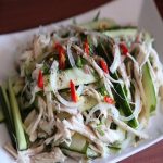 Gỏi gà hành tây ngon giòn ngọt cho bữa ăn thêm hấp dẫn