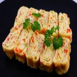 Trứng cuộn ớt chuông thơm phức cho bữa ăn gia đình